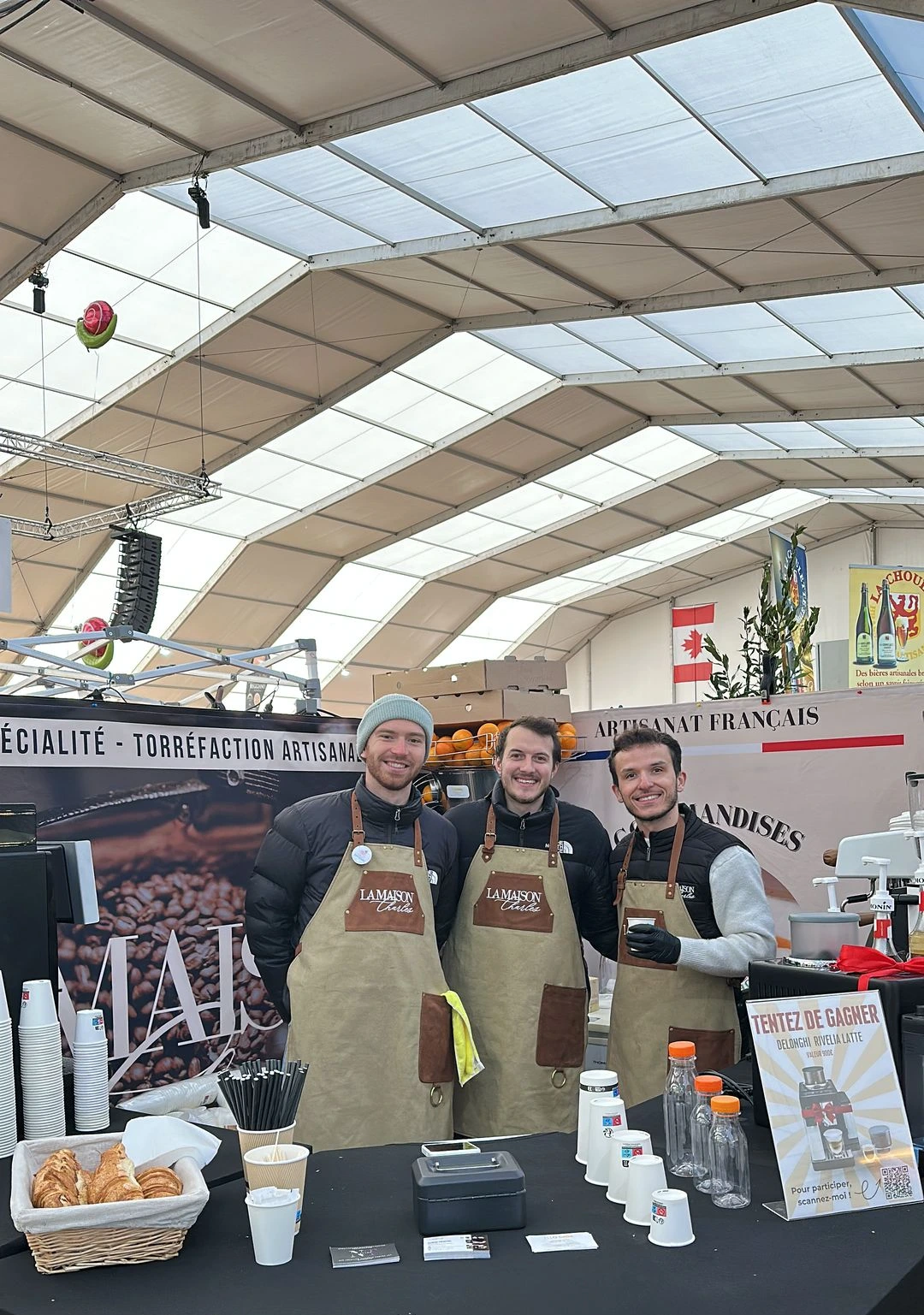 Deuxième vue du stand à la foire aux vins et fromages de Coulommiers